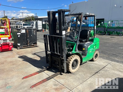 2016 Mitsubishi FG25NGLP 4500 lb Pneumatic Tire Carrelli Elevatori