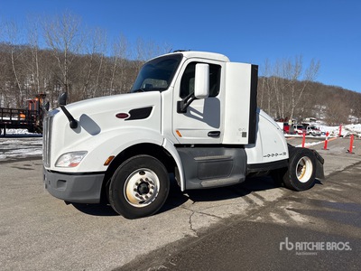 2015 Peterbilt 579 4x2 2-Achs Sattelzugmaschine