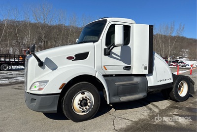 2015 Peterbilt 579 4x2 S/A Dagcabine Trekker