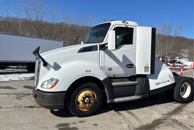 2016 Kenworth T680 4x2 S/A Day Cab Truck Tractor