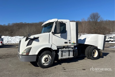 2016 Volvo VNL42T 4x2 2-Achs Sattelzugmaschine