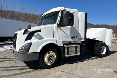 2018 Volvo VNL42T 4x2 S/A Dagcabine Trekker