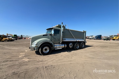 2021 Kenworth T880 6x2 Tri/A Dump Truck