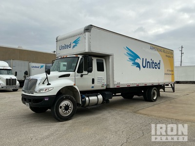 2016 International 4300 4x2 شاحنة فان