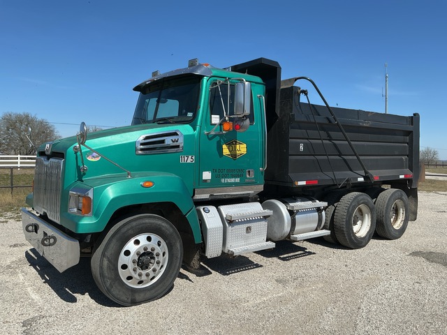 2015 Western Star 4700SF 6x4 T/A Dump Truck