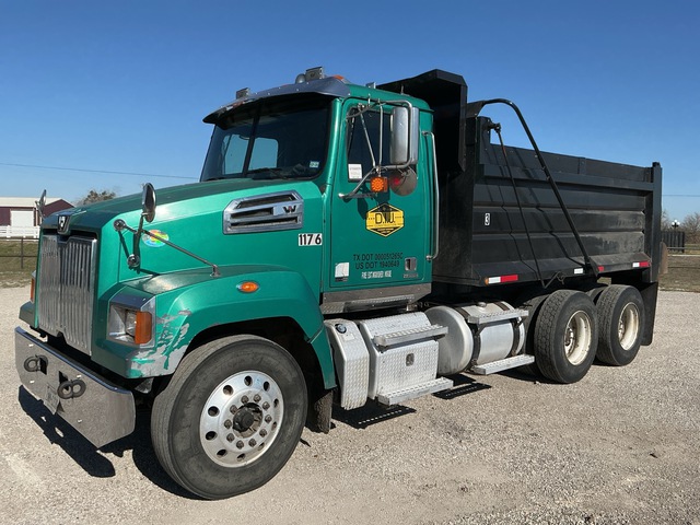 2015 Western Star 4700SF 6x4 T/A Dump Truck