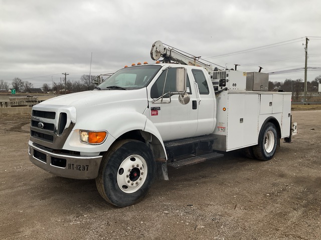 2006 Ford F-750 4x2 Extended Cab Service Truck
