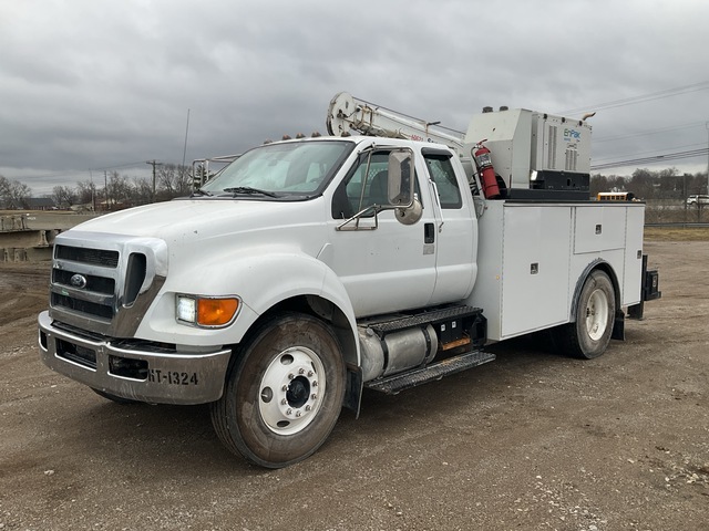 2011 Ford F-750 4x2 Extended Cab Service Truck