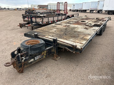 1983 Maxey 24 ft T/A مقطورة معدات