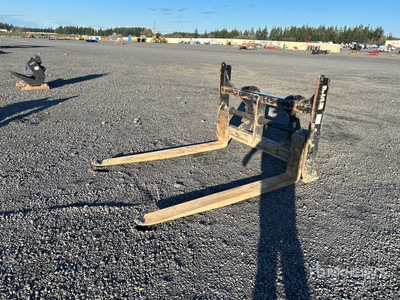 PSM 72 in 14200 lb Wheel Loader Forks - Fits John Deere 444