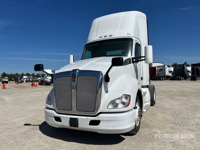 2015 Kenworth T680 4x2 トラックトラクター(S/A)