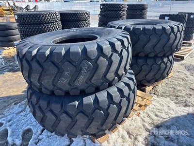 Quantity of (4) Maverick 23.5x25 Reifen (Unused)