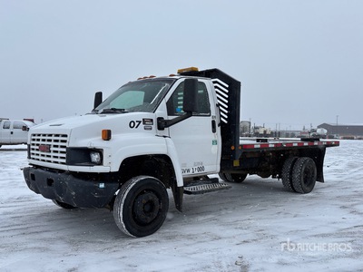 2006 GMC C4500 4x2 Flatbed Truck
