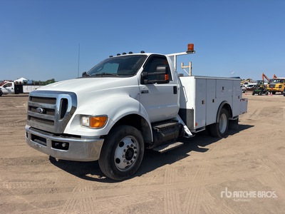 2013 Ford F-650 XL 4x2 Ciężarówka użytkowa