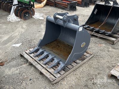 36 in Digging SV100 Excavator Bucket