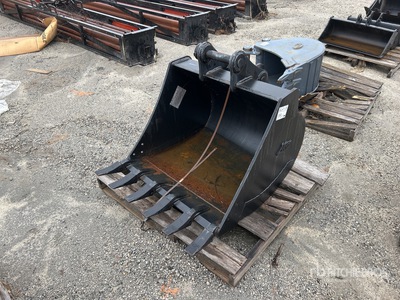 36 in Digging Excavator Bucket