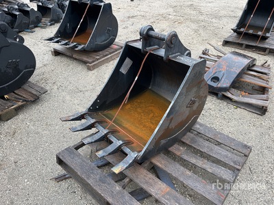 30 in Digging Excavator Bucket