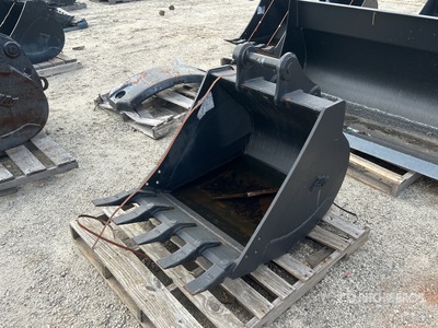 30 in Digging Excavator Bucket
