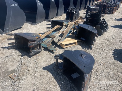 Quantity of (4) 18 in 24" PIN ON TRENCH BUCKET FOR VIO17