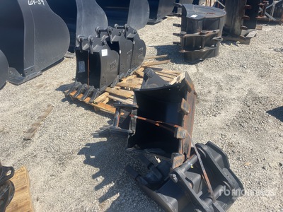 Quantity of 18 in 16" PIN ON TRENCH BUCKET FOR VIO17-TAG