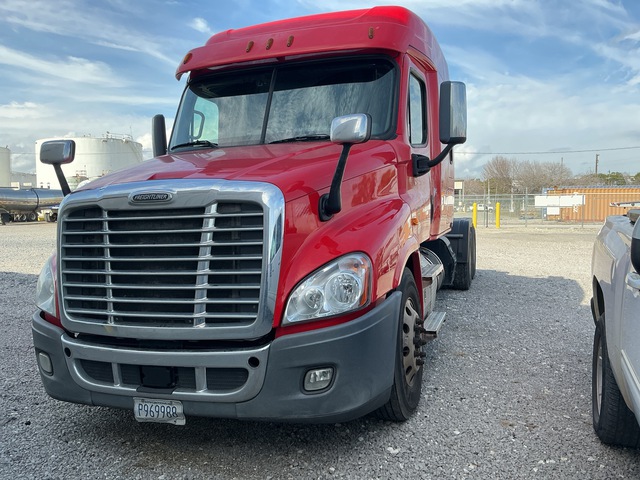 2018 Freightliner Cascadia 125 6x4 T/A Sleeper Truck Tractor 2018 Freightliner Cascadia 125 6x4 T/A Sleeper Truck Tractor