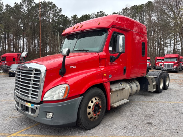 2019 Freightliner Cascadia 125 6x4 T/A Sleeper Truck Tractor