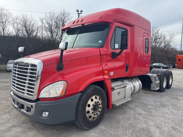 2018 Freightliner Cascadia 125 6x4 T/A Sleeper Truck Tractor 2018 Freightliner Cascadia 125 6x4 T/A Sleeper Truck Tractor