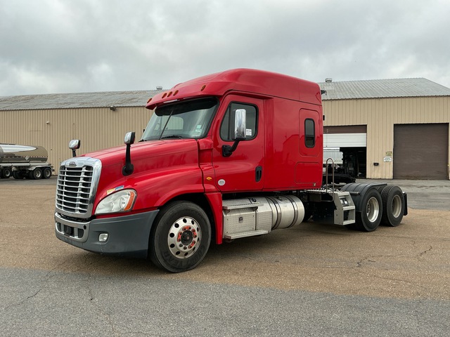 2019 Freightliner Cascadia 125 6x4 T/A Sleeper Truck Tractor 2019 Freightliner Cascadia 125 6x4 T/A Sleeper Truck Tractor