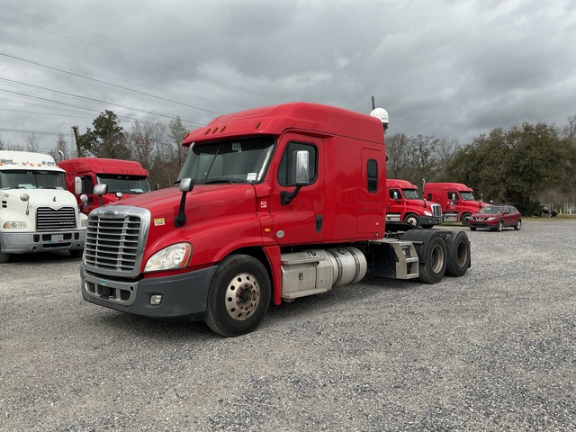 2019 Freightliner Cascadia 125 6x4 T/A Sleeper Truck Tractor