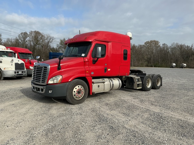 2018 Freightliner Cascadia 125 6x4 T/A Sleeper Truck Tractor