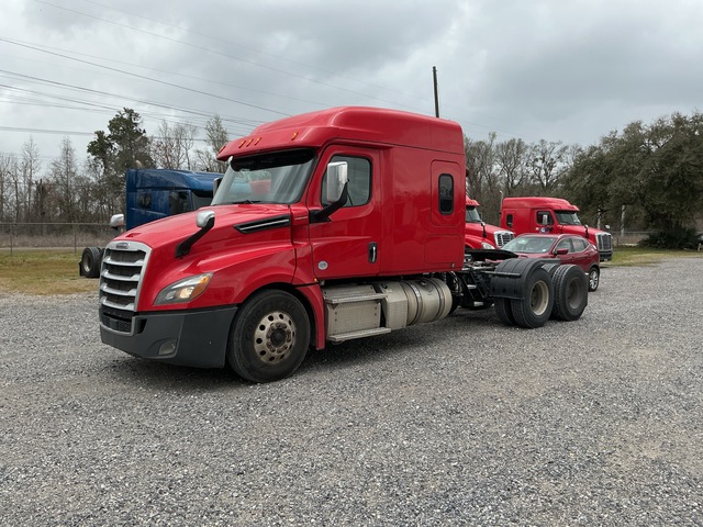 2019 Freightliner Cascadia 126 6x4 T/A Sleeper Truck Tractor
