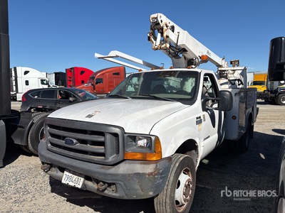 Altec 30 ft on 2000 Ford F-450 4x2 Camion de cubo