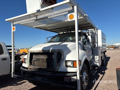Terex on 2010 Ford F-750 XL 4x2 Camion à godets (Inoperable)