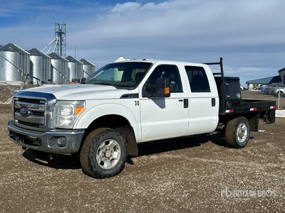 2011 Ford F-350 XLT 4x4 Crew Cab Flatbed Truck
