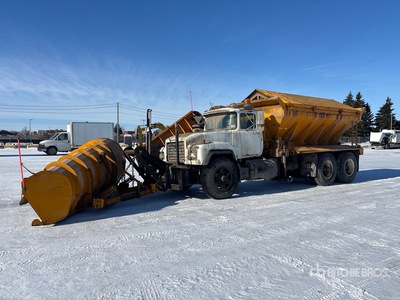 1998 Mack RD688SX 6x4 Snow Plow Truck