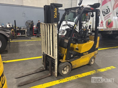 2012 Yale GLC040 3800 lb Cushion Tire Chariot Élévateur (Inoperable)