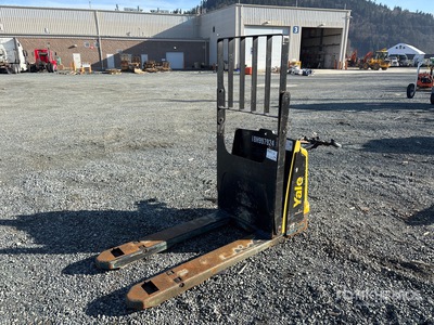 2009 Yale MPB045VGN24T2646 4510 lb Electric Pallet Jack (Inoperable)