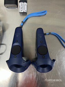 Quantity of (2) Vive Controller Materiale elettrico