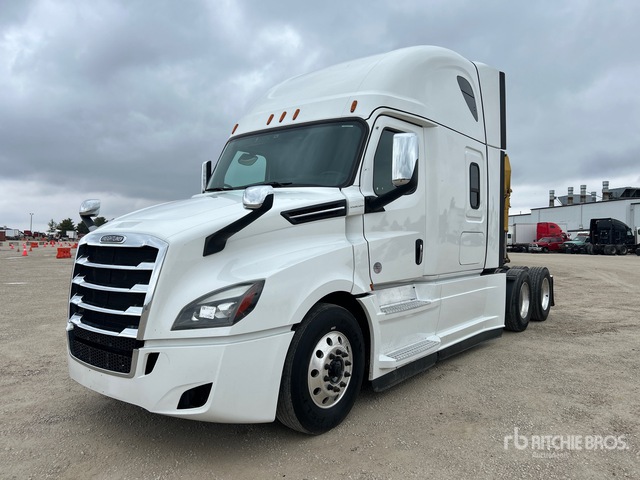 2021 Freightliner Cascadia 126 6x4 T/A Sleeper Truck Tractor