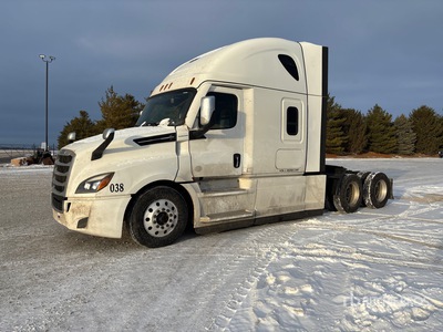 2021 Freightliner Cascadia 126 6x4 تراكتور شاحنة كابينة النوم (ثنائية المحور)