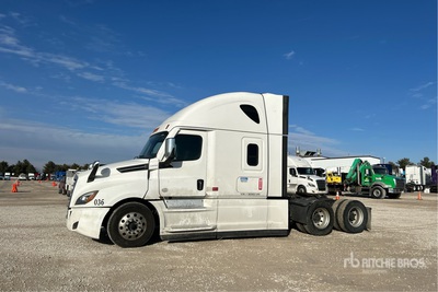 2021 Freightliner Cascadia 126 6x4 تراكتور شاحنة كابينة النوم (ثنائية المحور)