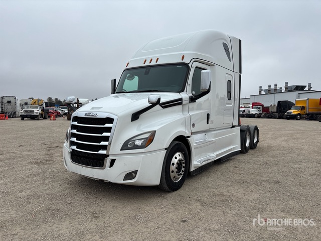 2021 Freightliner Cascadia 126 6x4 T/A Sleeper Truck Tractor