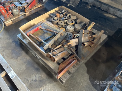 Quantity of Miscellaneous Tools, Hand Cart Divers - Outils à main