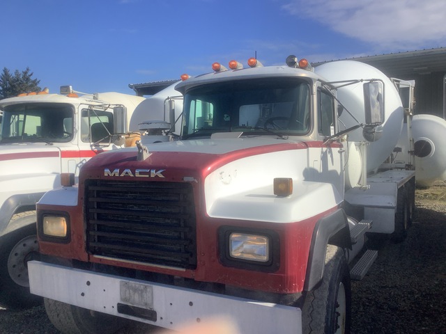 1999 Mack RD690S 6x4 Mixer Truck