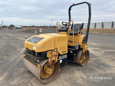 2001 Cat CB-224D Double Drum Roller