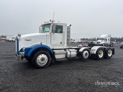 1995 Kenworth T800 8x4 Tri/A Day Cab Truck Tractor