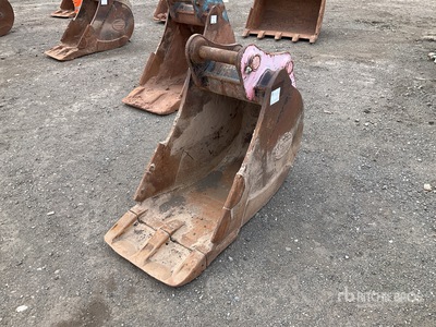 Strickland 590 mm Digging Bucket Fits 13 Ton Hitachi ZX130 Emmer