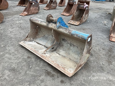 JCB 1800 mm Cleanup Bucket to fit 15 ton JCB 150 Emmer