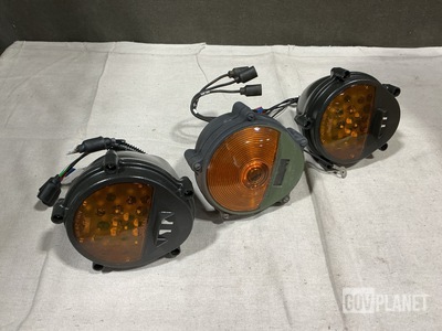 (11) Truck-Lite 07417 Light Assemblies