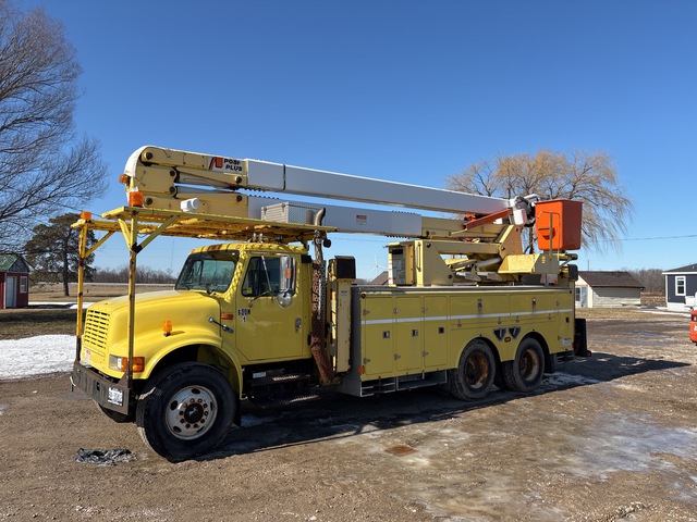 Posi-Plus 500-60 67 ft on 2000 International 40S 6x4 Bucket Truck